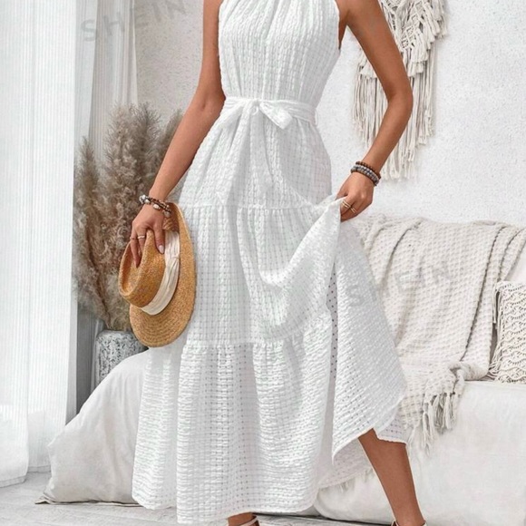 VCAY Solid Color Halter Neck Casual Dress - Picture 1 of 5